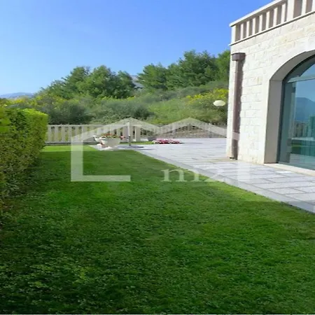 Luxury Omis