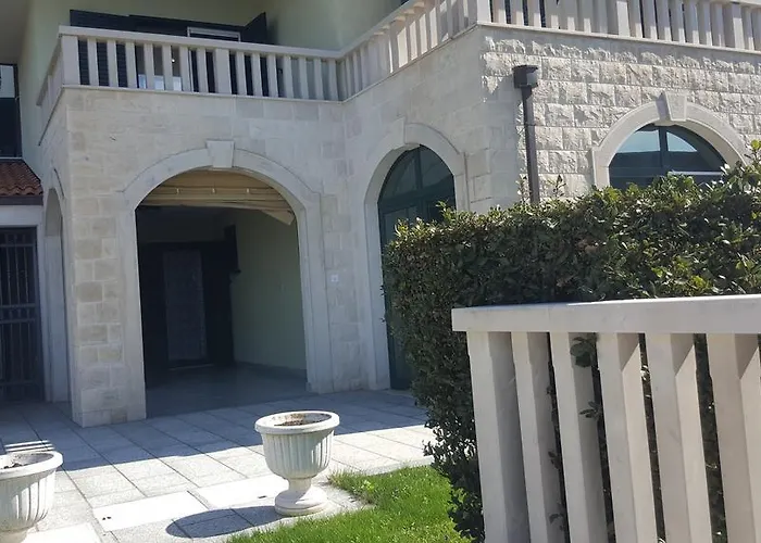 דירה Luxury אומיס